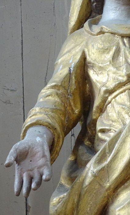 statue : Vierge à l'Enfant, détail