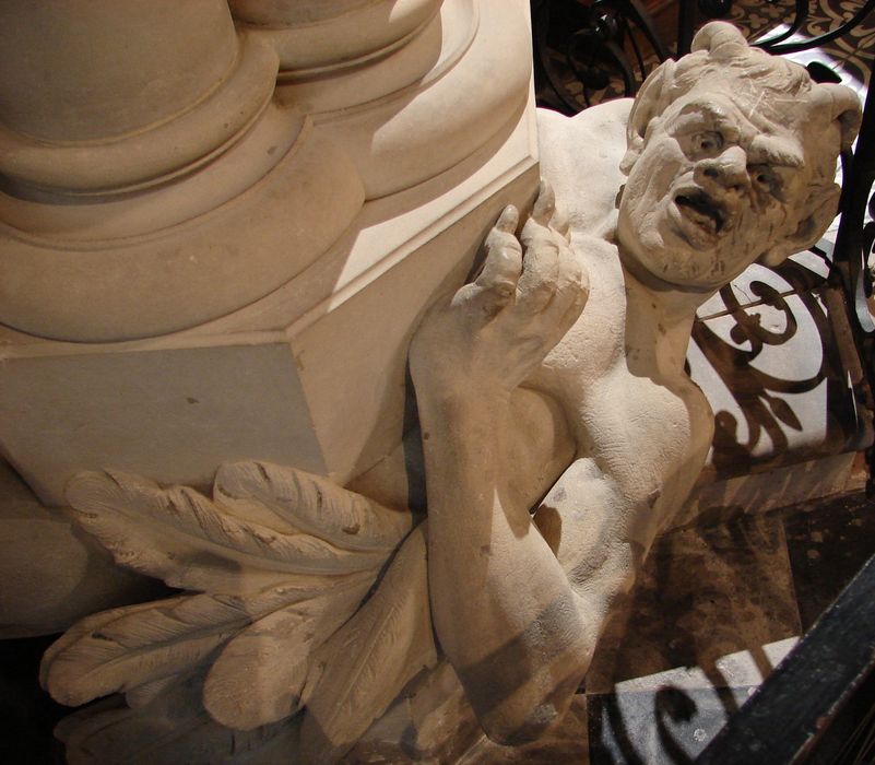 autel (?), détail