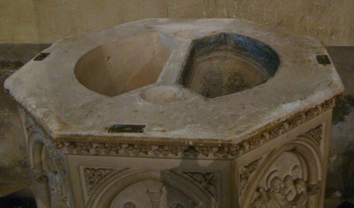 fonts baptismaux