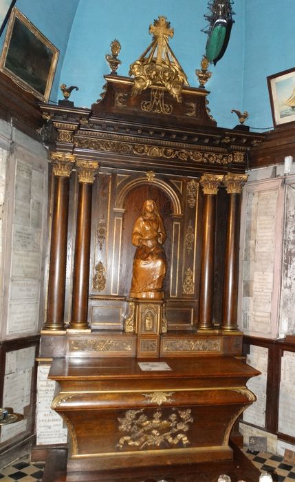Autel latéral nord, degré, gradin, tabernacle et retable