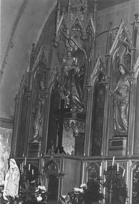 retable latéral nord, statues : Saint Raphaël, Saint Gabriel, Vierge à l’Enfant