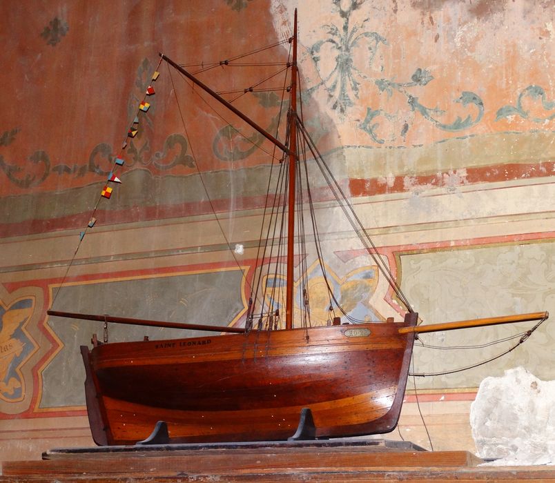 maquette ex-voto de chalutier dit le Saint-Léonard