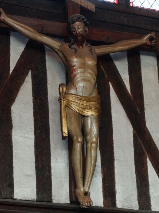 statue : Christ en croix