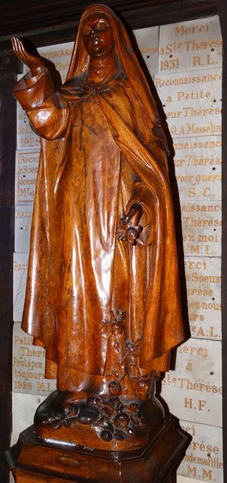 Statue : Sainte Thérèse ?