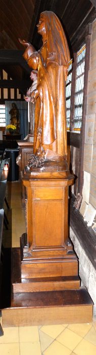 statue : Sainte Thérèse (?)