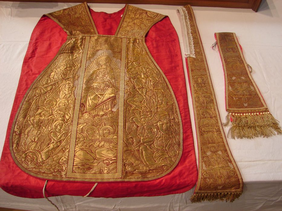 chasuble, étole, manipule