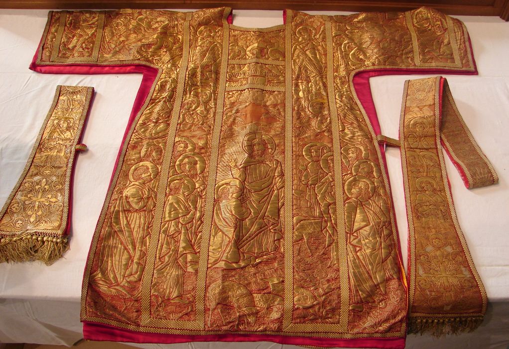 dalmatique, étole, manipule