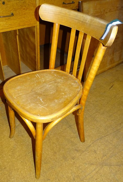 Deux chaises de type bistrot