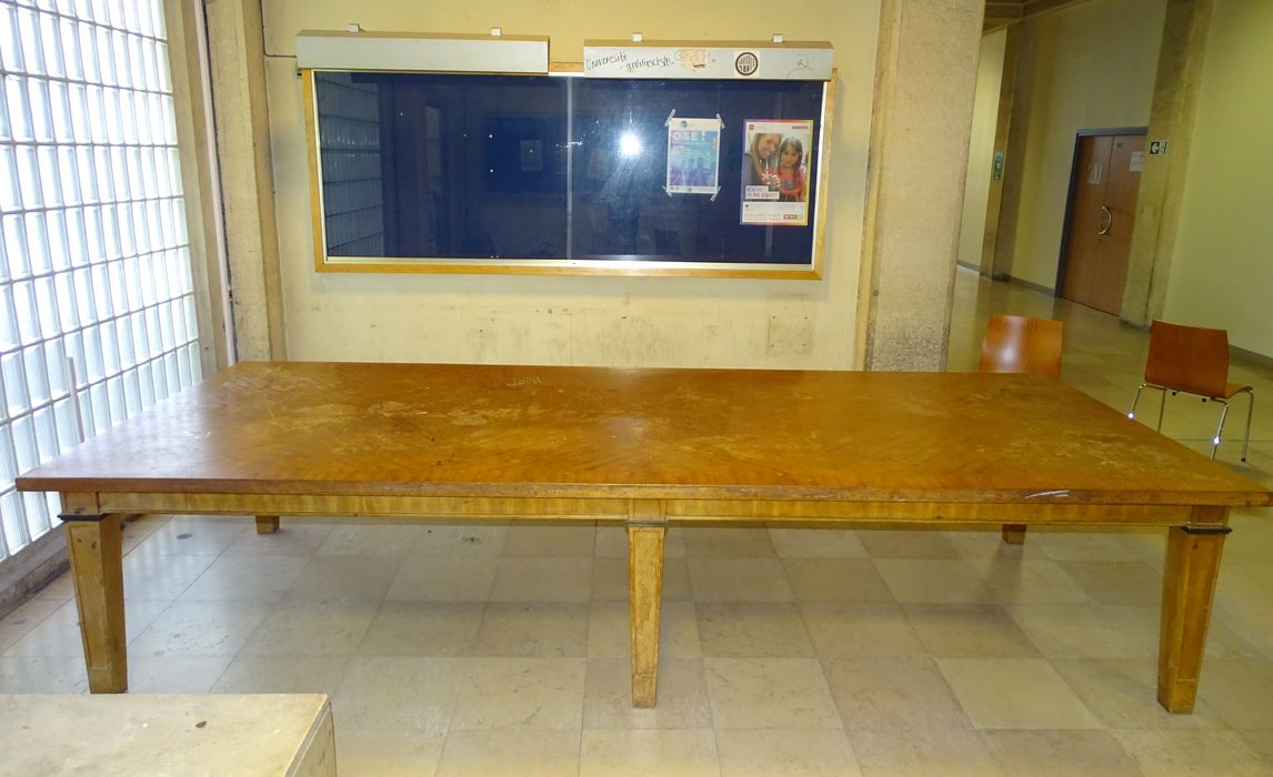 Grande table