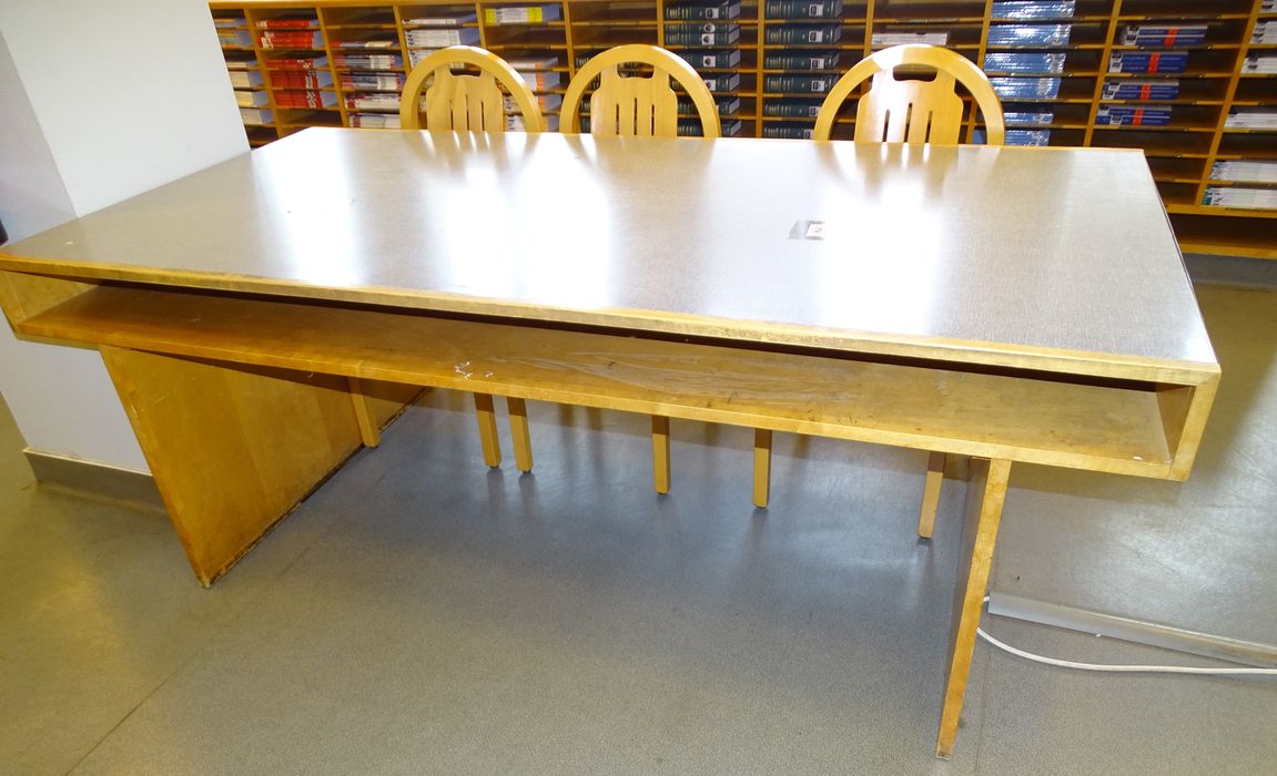 Une des 16 tables à documents