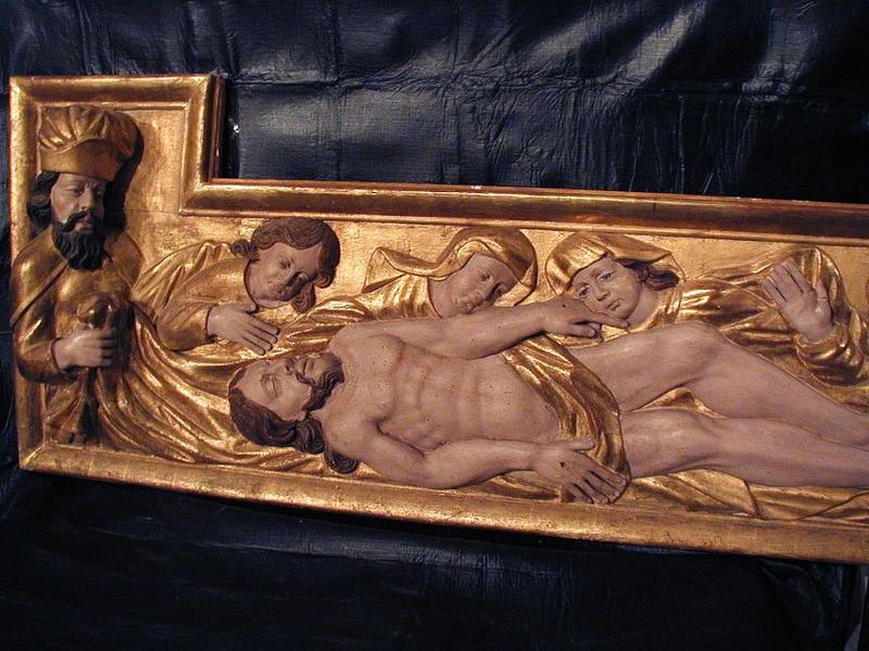 bas-relief : la Mise au tombeau, vue partielle - © Ministère de la Culture (France), Conservation des antiquités et objets d'art du Cantal, tous droits réservés