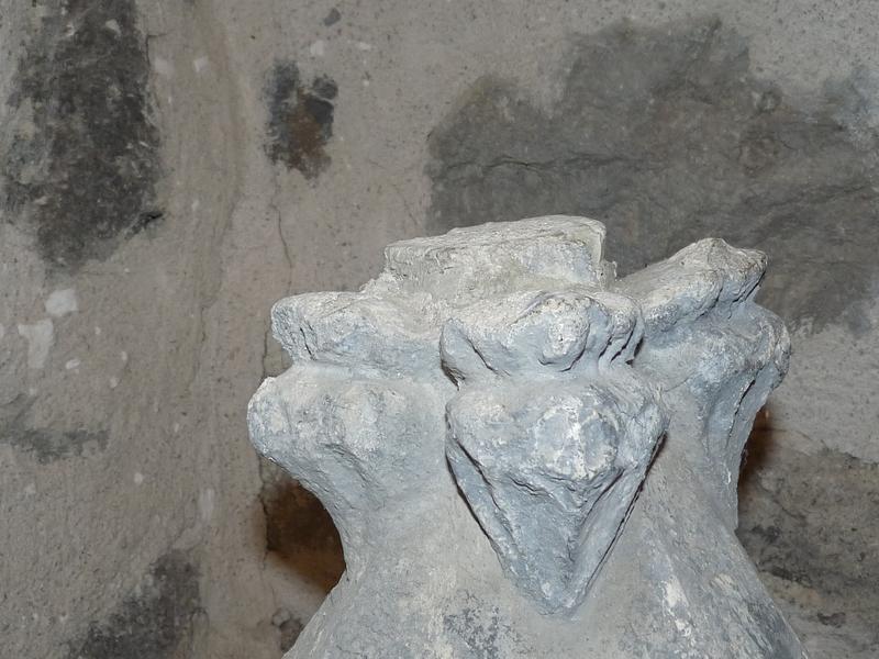 fonts baptismaux, détail - © Ministère de la Culture (France), Conservation des antiquités et objets d'art du Cantal, tous droits réservés