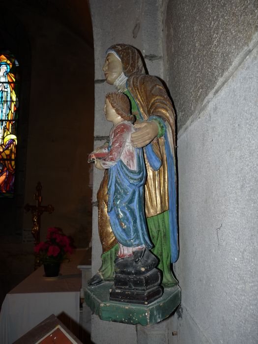 groupe sculpté : Education de la Vierge (l'), profil gauche, vue générale