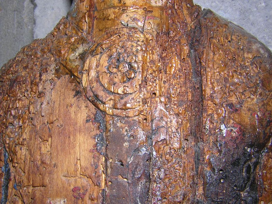 groupe sculpté : Vierge en majesté, détail