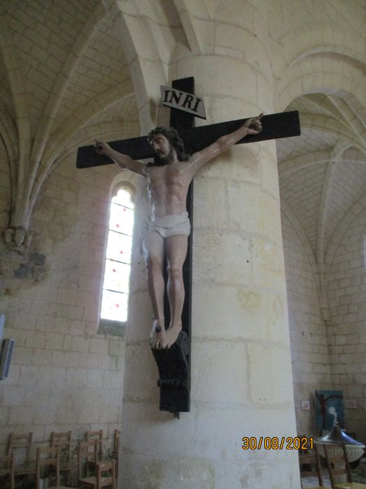 Statue : Christ en croix