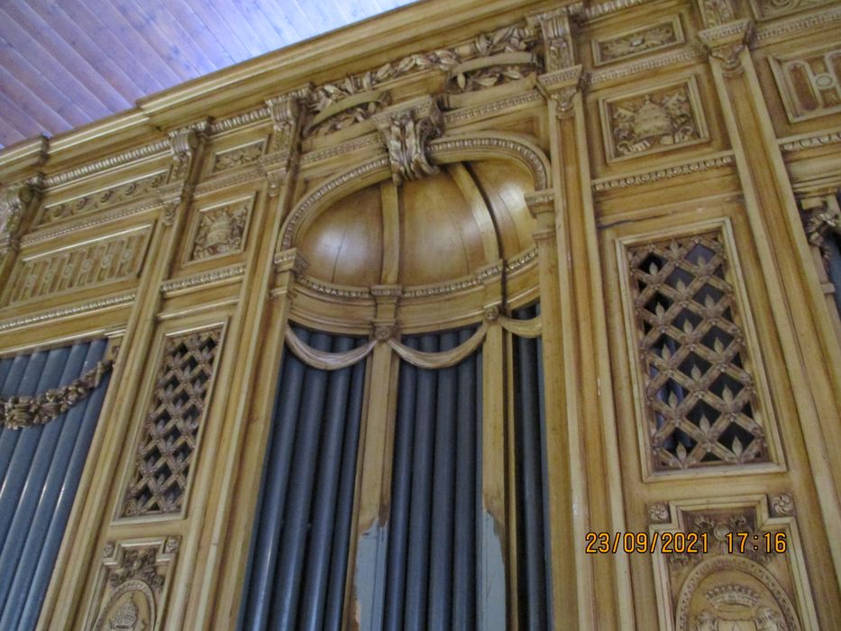 orgue de tribune, vue partielle - © Ministère de la Culture (France), Conservation des antiquités et des objets d’art de Charente-Maritime – Tous droits réservés