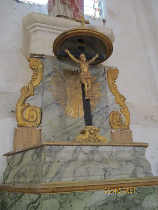 statue (crucifix) : Christ en croix