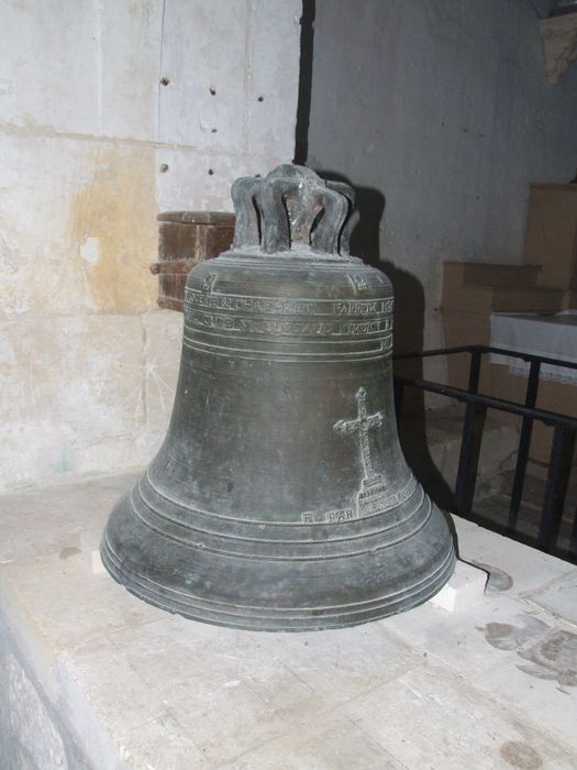 cloche - © Ministère de la Culture (France), Conservation des antiquités et des objets d’art de Charente-Maritime – Tous droits réservés 