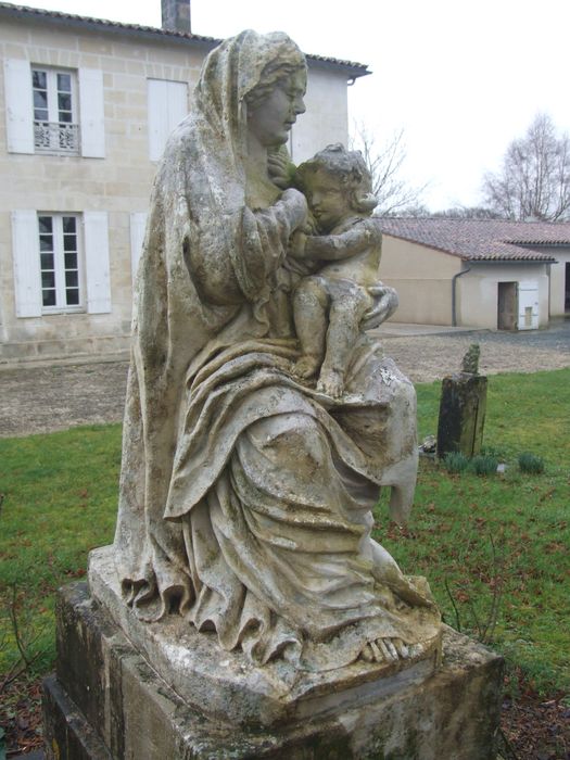 statue : Vierge à l'Enfant