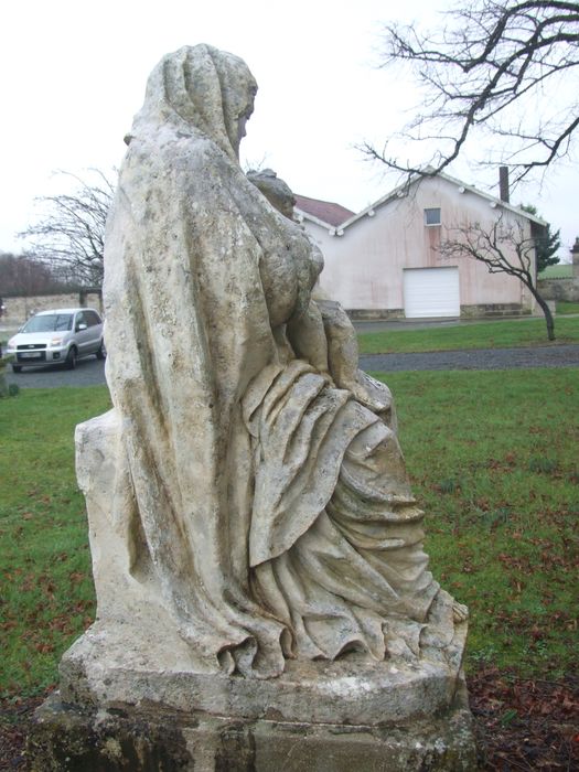 statue : Vierge à l'Enfant, revers
