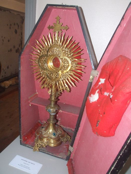 ostensoir - © Ministère de la Culture (France), Conservation des antiquités et des objets d’art de Charente-Maritime – Tous droits réservés 