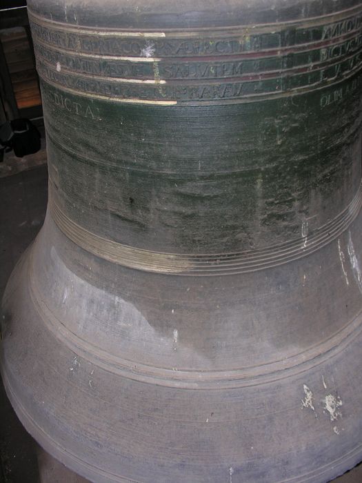 cloche, vue partielle - © Ministère de la Culture (France), Conservation des antiquités et des objets d’art de Charente-Maritime – Tous droits réservés 
