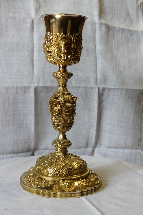 calice  - © Ministère de la Culture (France), Conservation des antiquités et des objets d’art de Charente-Maritime – Tous droits réservés 