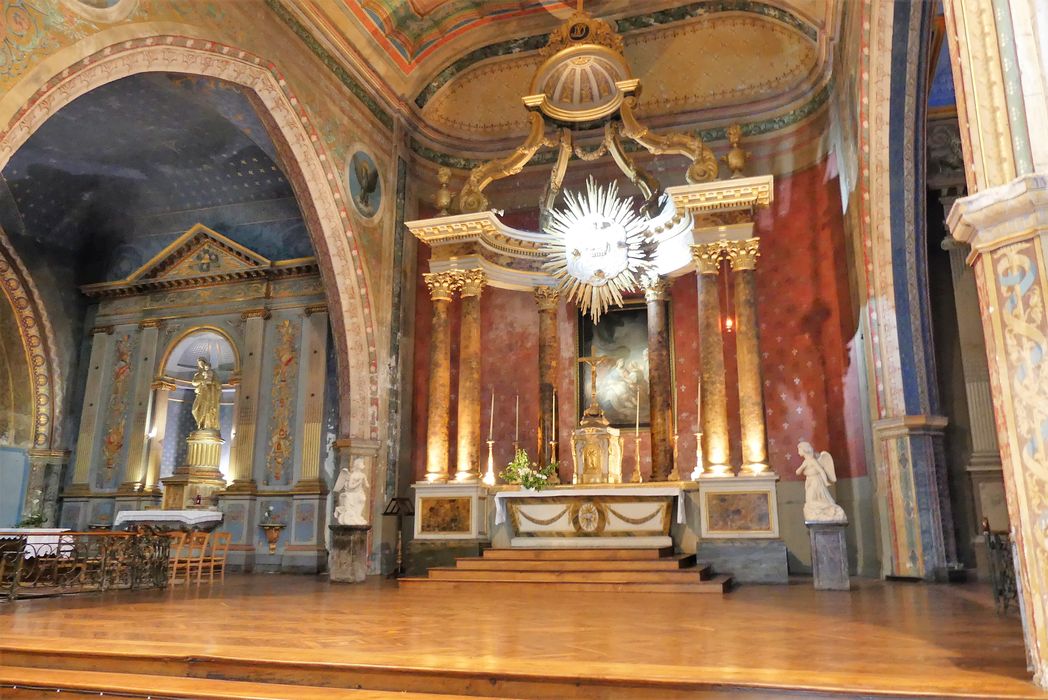 autel (maître-autel), tabernacle, ciborium (baldaquin) et clôture de choeur (table de communion) - © Ministère de la Culture (France), Conservation des antiquités et des objets d’art de Charente-Maritime – Tous droits réservés 