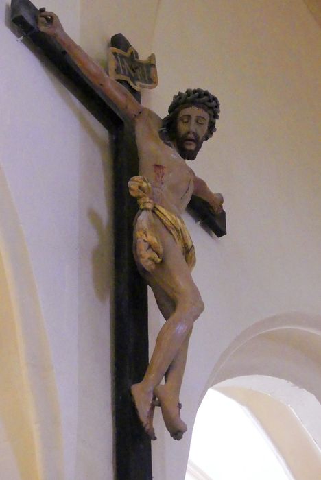 statue : Christ en croix