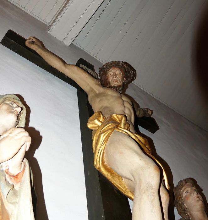 statue (Calvaire) : Christ en croix