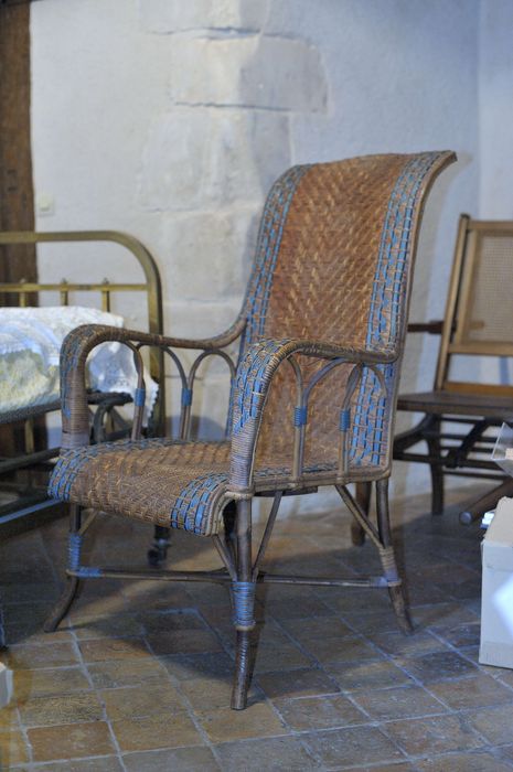 Mairie : Fauteuil en osier - © Ministère de la Culture (France), Conservation des antiquités et des objets d'art du Cher, tous droits réservés 