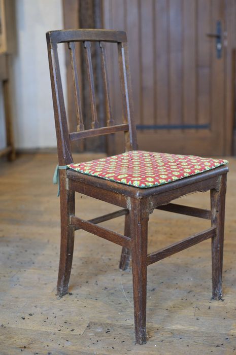 Chaise - © Ministère de la Culture (France), Conservation des antiquités et des objets d'art du Cher – Tous droits réservés 
