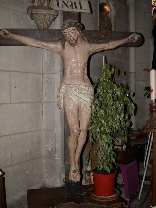 Statue : Christ en croix