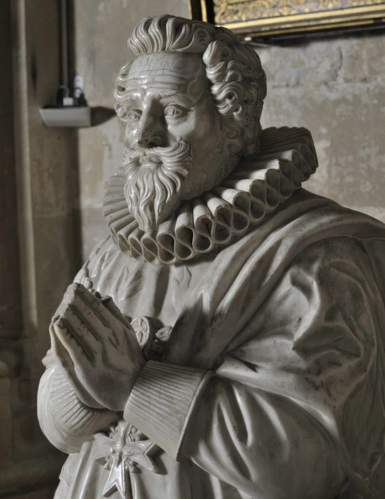 statue (priant) : François de la grange, seigneur de Montigny, maréchal de France, vue partielle