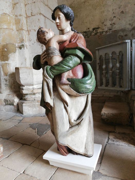 statue : Vierge à l'Enfant - © Ministère de la Culture (France), Conservation des antiquités et des objets d'art du Cher, tous droits réservés 