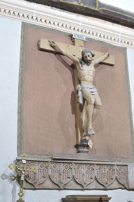Statue : Christ en croix