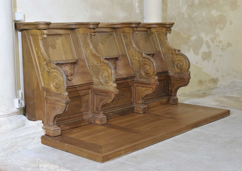 stalles de l'ancienne abbaye de Lorroy, vue partielle - © Ministère de la Culture (France), Conservation des antiquités et des objets d'art du Cher, tous droits réservés 