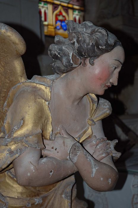 Statue : ange, vue partielle