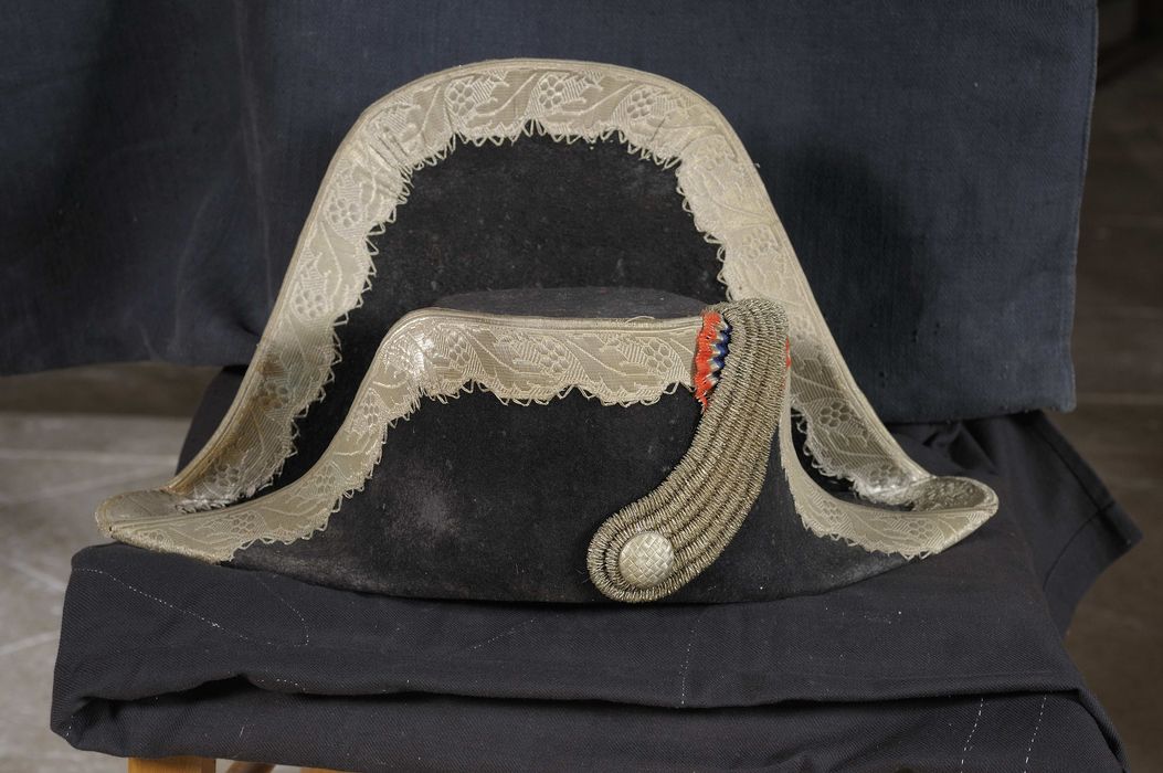 Costume de suisse, vue générale du bicorne