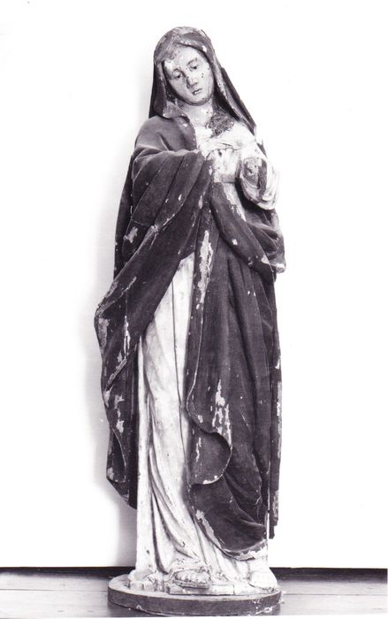 Statue : Vierge du calvaire - © Ministère de la Culture (France), Conservation des antiquités et des objets d'art du Cher, tous droits réservés 