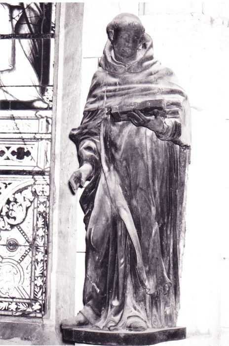 Statue de moine - © Ministère de la Culture (France), Conservation des antiquités et des objets d'art du Cher, tous droits réservés 