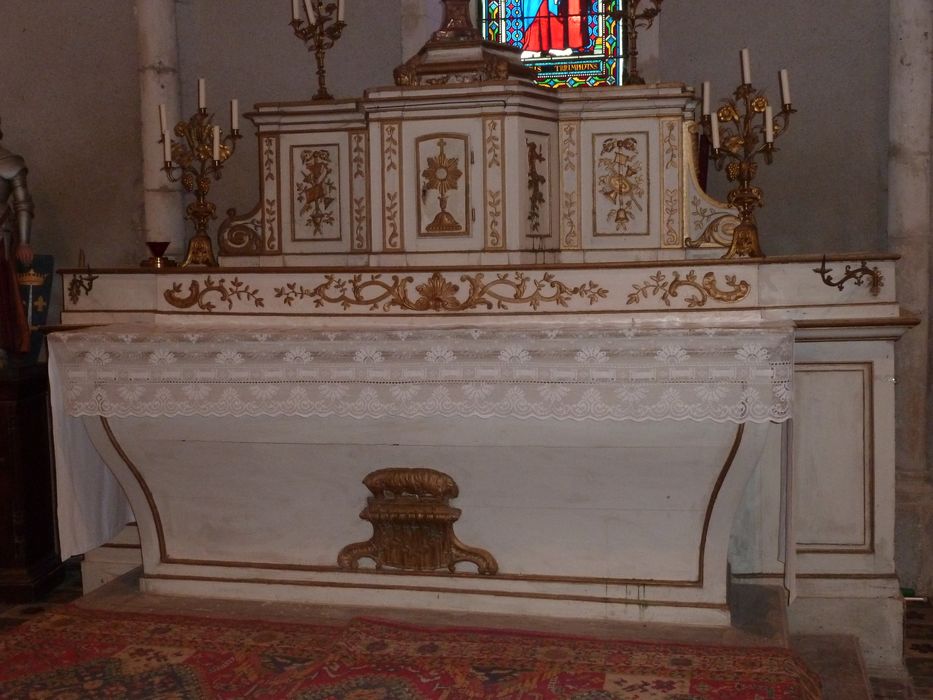 Maître-autel et son tabernacle - © Ministère de la Culture (France), Conservation des antiquités et des objets d'art du Cher – Tous droits réservés 