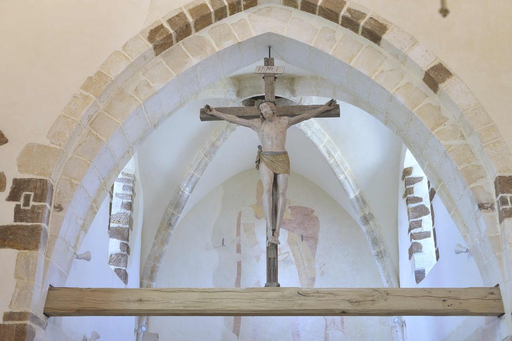 statue : Christ en croix