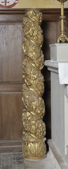 colonne salomonique n°1 - © Ministère de la Culture (France), Conservation des antiquités et des objets d’art du Cher – Tous droits réservés 