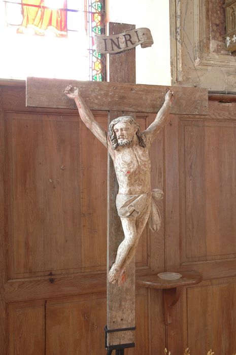 statue : Christ en croix