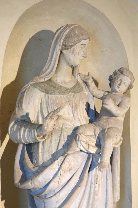 statue : Vierge à l'Enfant, vue partielle