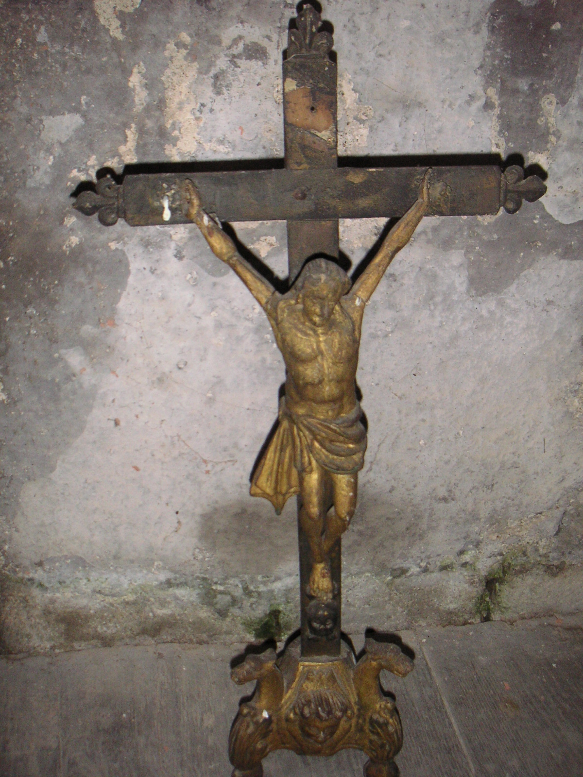 croix d’autel, vue générale de face - © Ministère de la Culture (France), Conservation des antiquités et objets d'art de Corrèze, tous droits réservés
