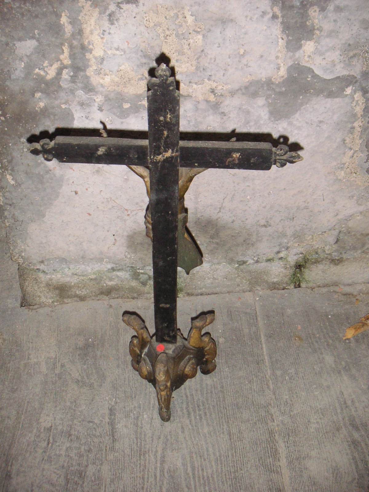 croix d’autel, vue générale du revers - © Ministère de la Culture (France), Conservation des antiquités et objets d'art de Corrèze, tous droits réservés