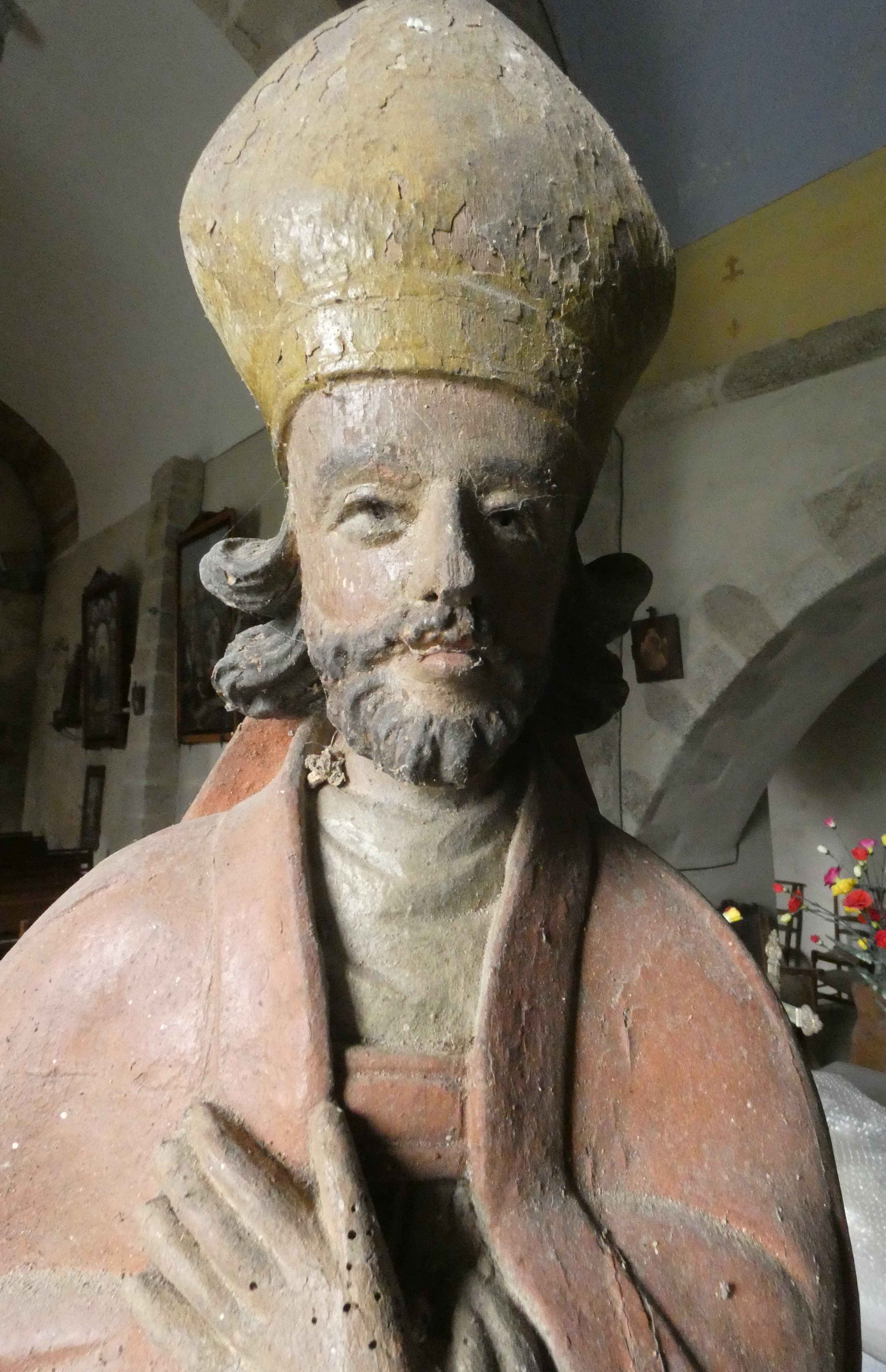 statue : Saint évêque, partie supérieure - © Ministère de la Culture (France), Conservation des antiquités et objets d'art de Corrèze, tous droits réservés