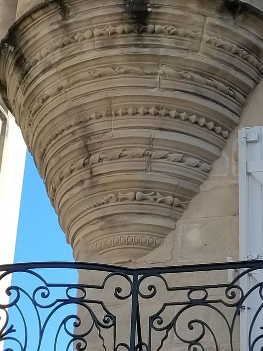 tourelle d’angle des façades nord et ouest, détail
